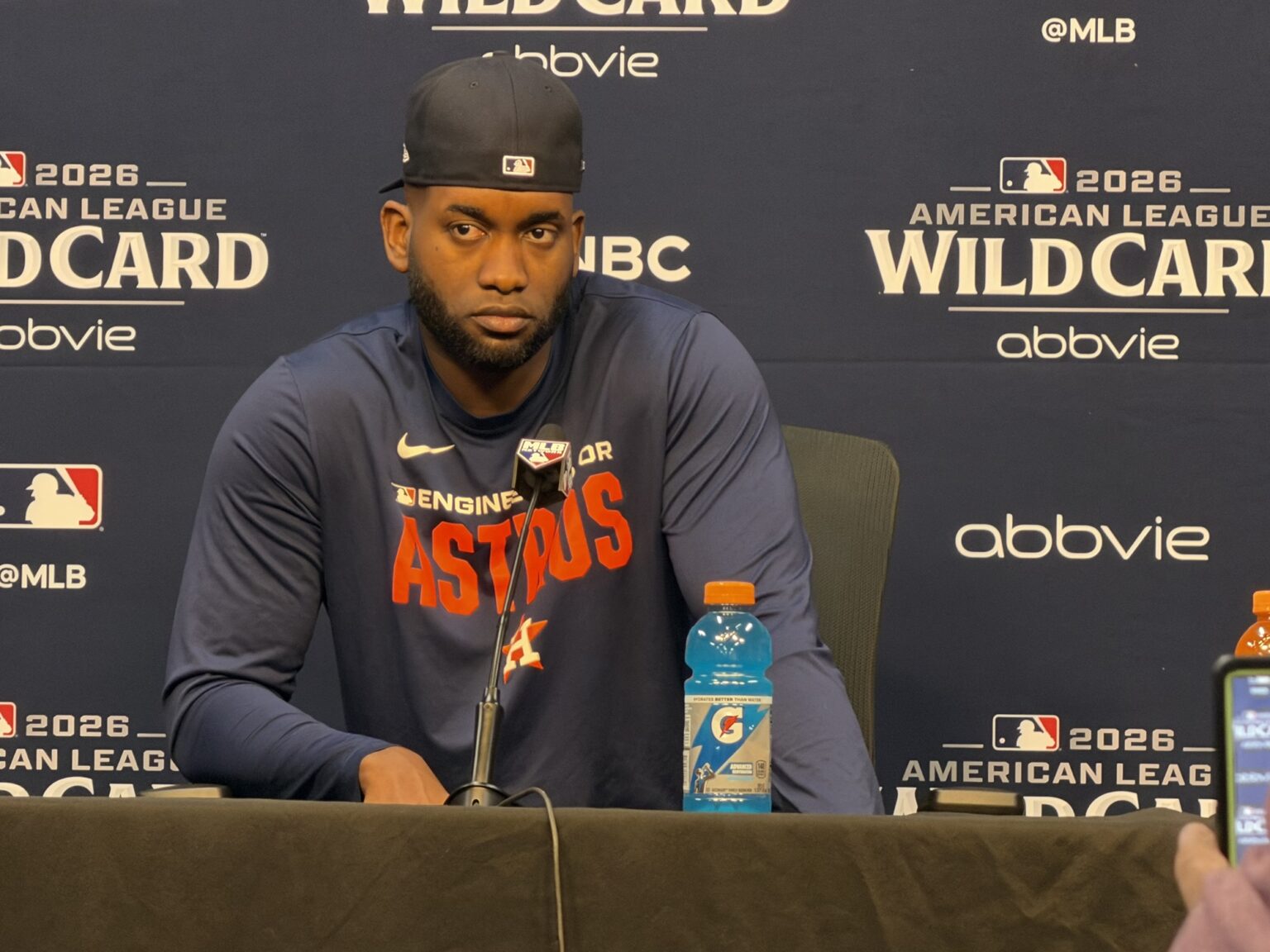 Yordan Álvarez un MVP muy especial dentro y fuera del terreno
